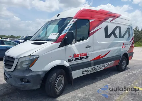 2015 Mercedes-Benz Sprinter 2500 Normal Roof из США, поврежденный, VIN WD3PE7DC1FP102088